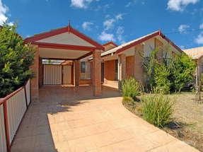 1/4 Chandos St, Sydenham, VIC 3037