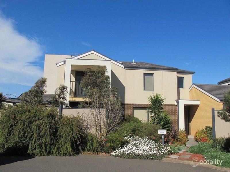 3/8 Sherdley Grn, Caroline Springs, VIC 3023