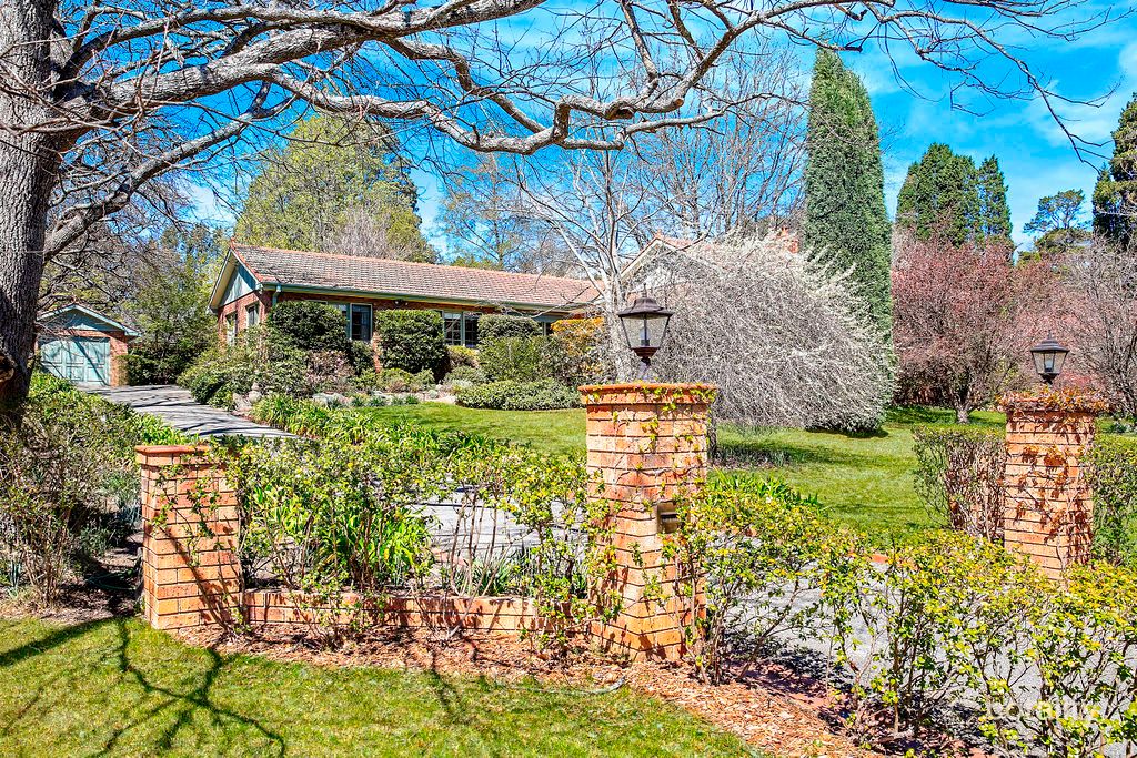 11 Nerang St, Burradoo, NSW 2576