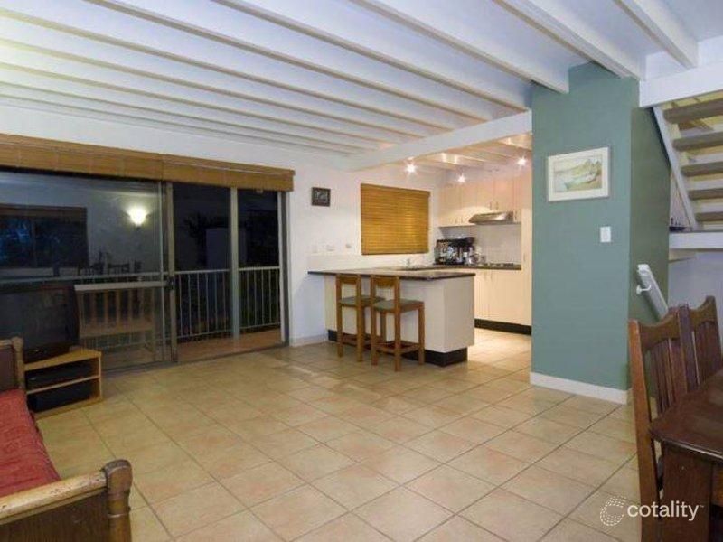 2/29 Clarence Rd, Indooroopilly, QLD 4068