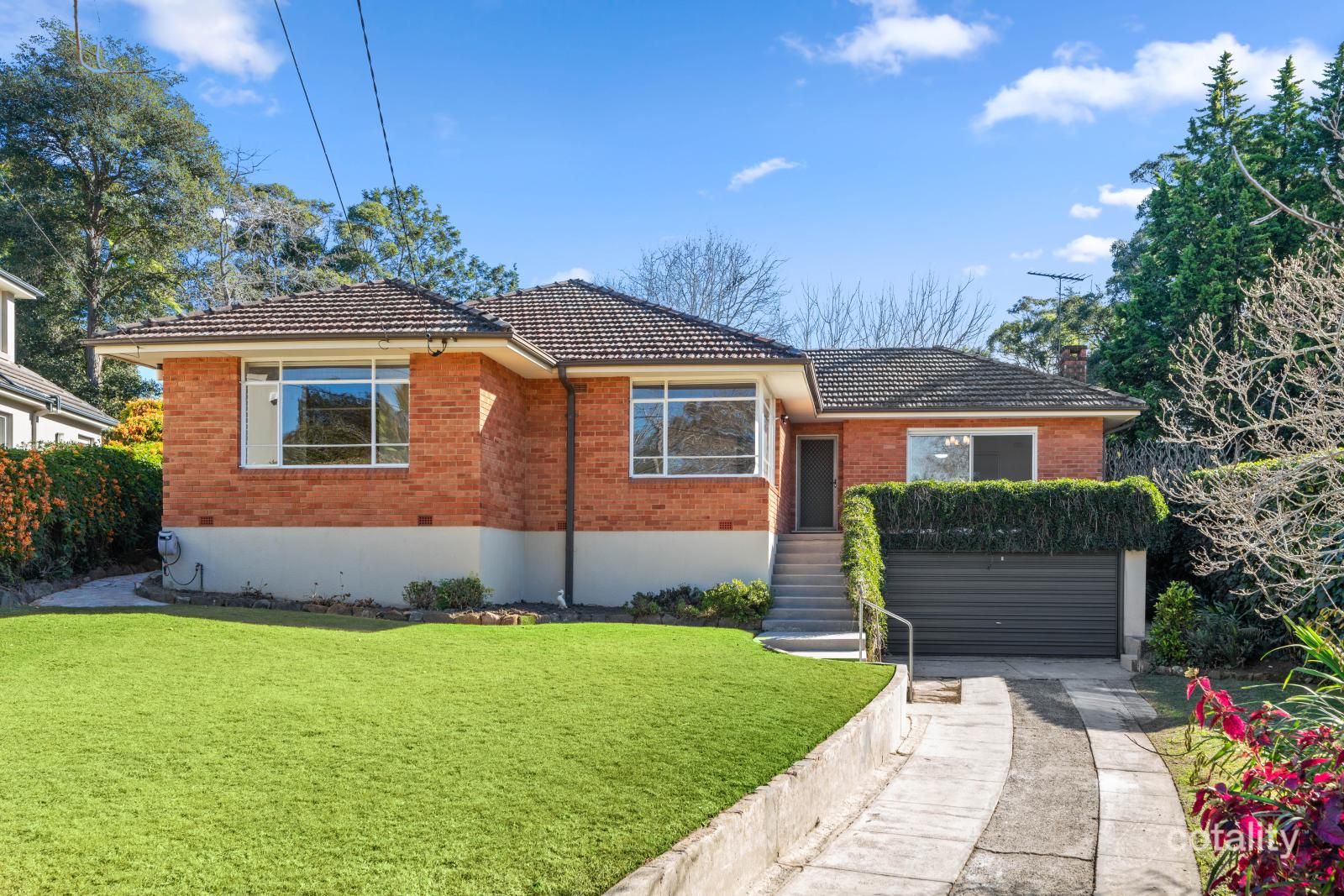 10 Kerrawah Ave, St Ives, NSW 2075