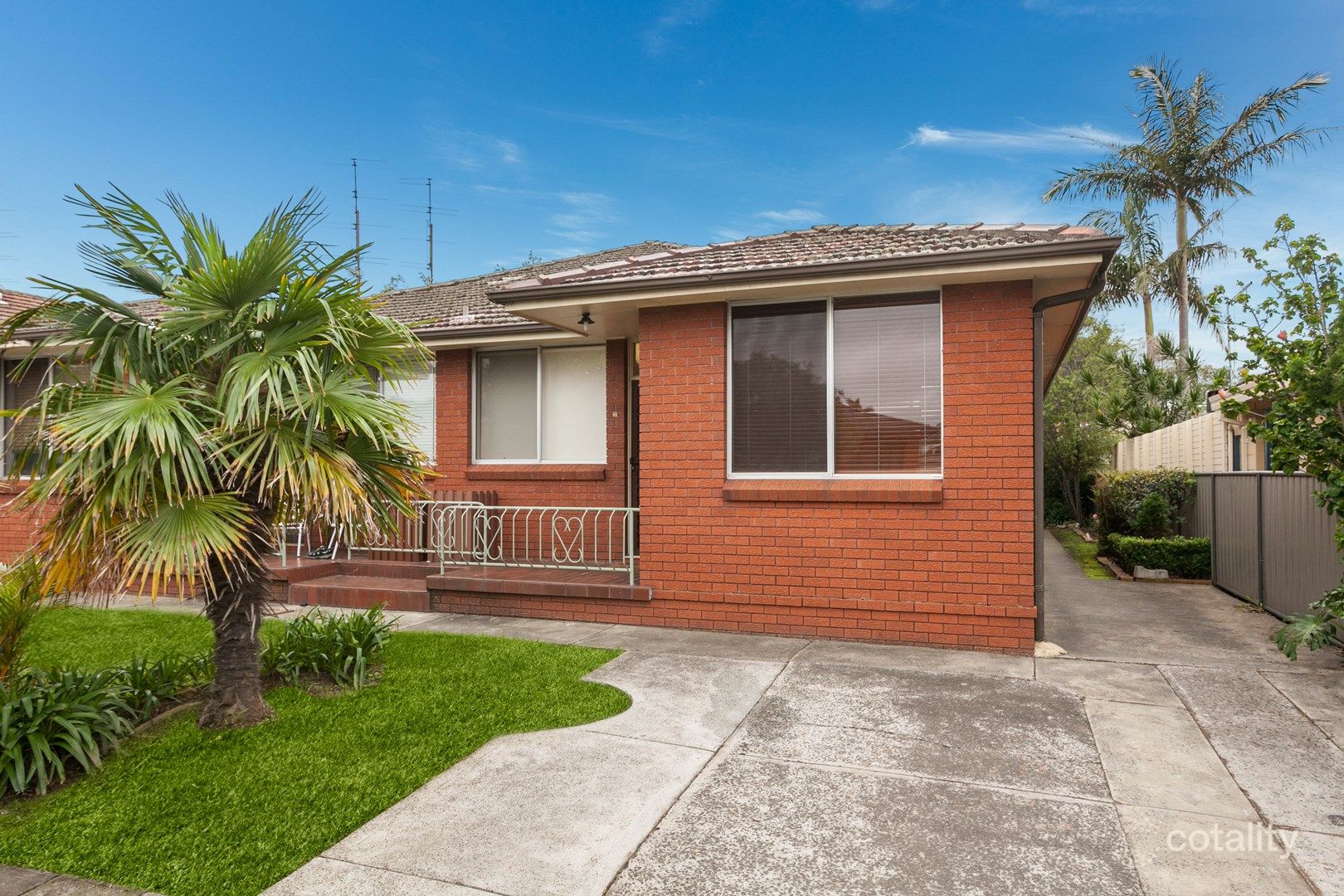 2/13 Grafton Ave, Figtree, NSW 2525