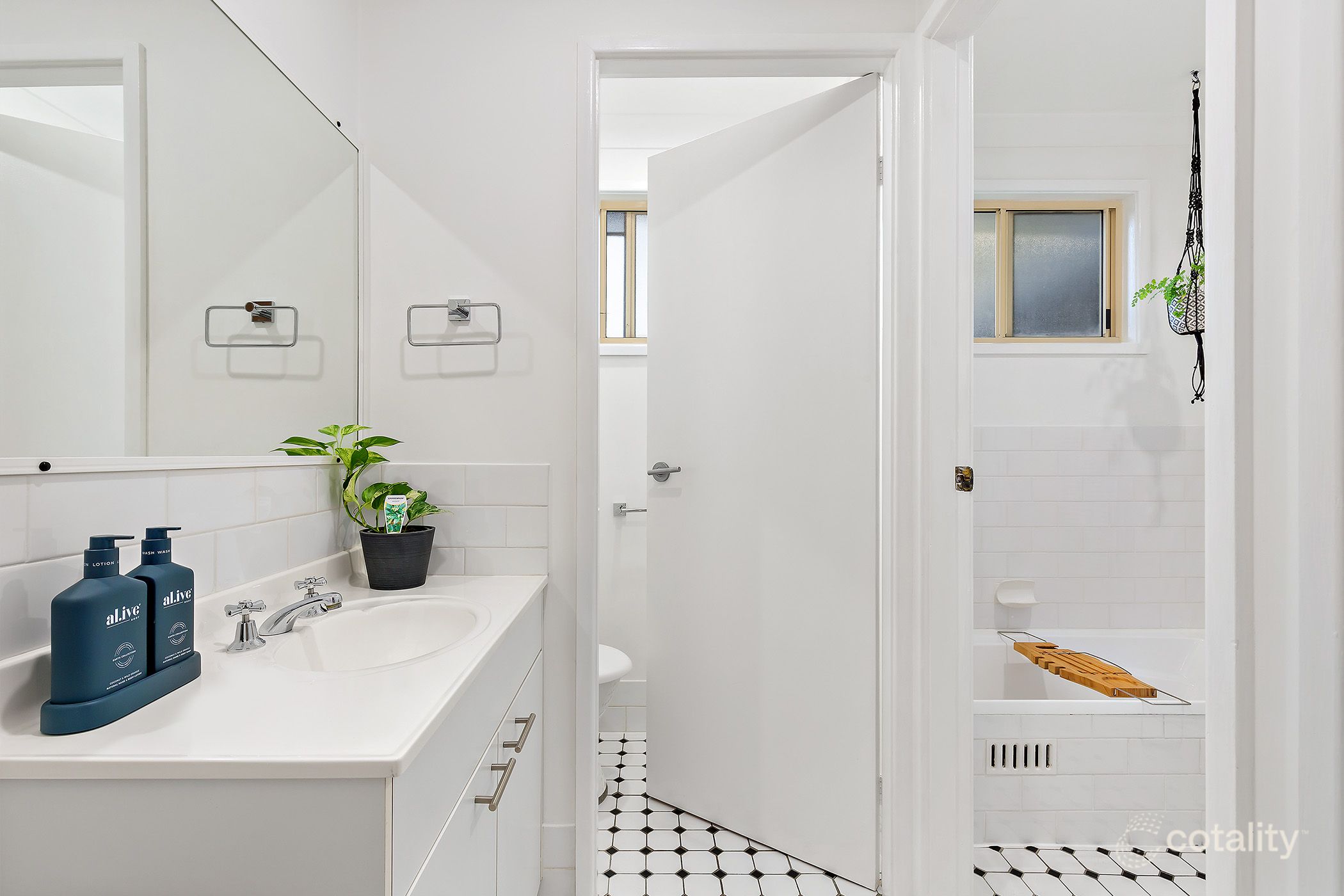 4 Alkrington Ave, Fishing Point, NSW 2283