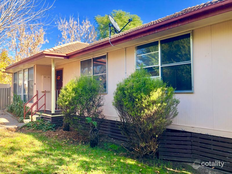 10 Hamilton Cres, Corryong, VIC 3707