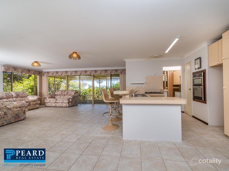 9b Sunbird Pl, Ocean Reef, WA 6027