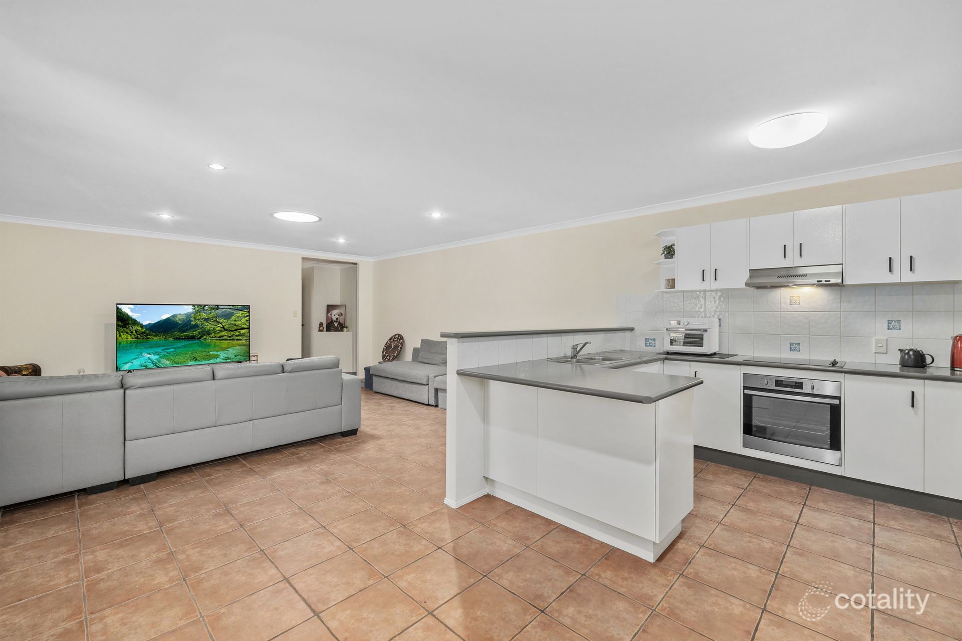 8 Oakwood Ct, Hemmant, QLD 4174