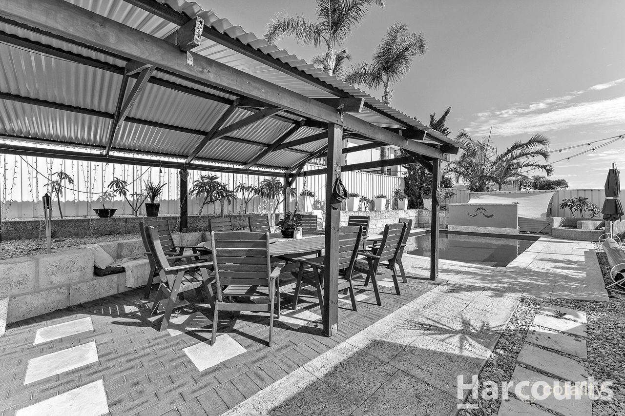 12 Kingfisher Dr, Halls Head, WA 6210