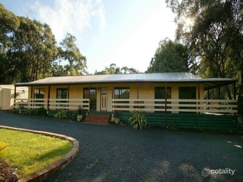 114 York Rd, Mount Evelyn, VIC 3796