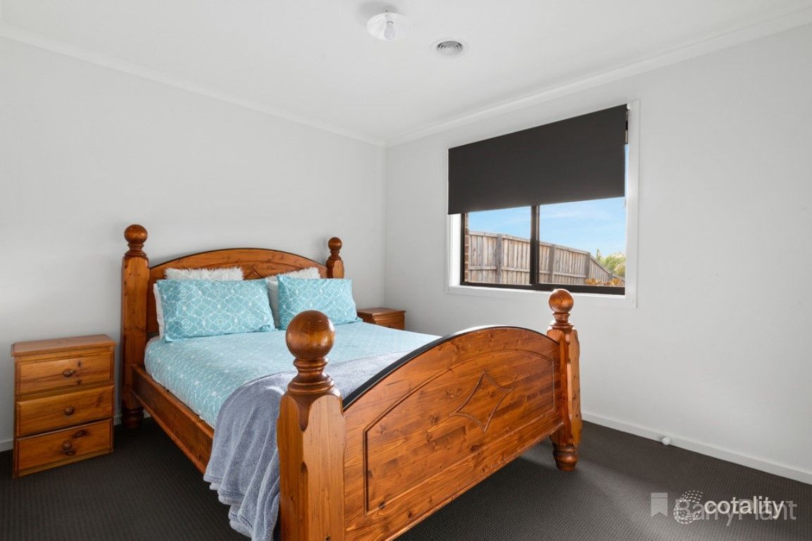 13 Chaucer Way, Drouin, VIC 3818