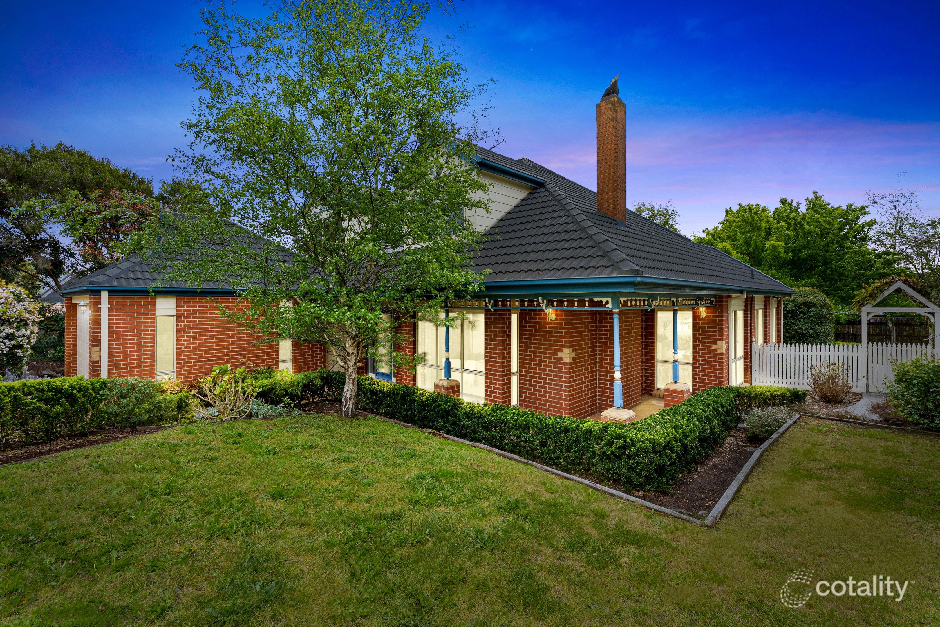 10 Carinya Dr, Gisborne, VIC 3437