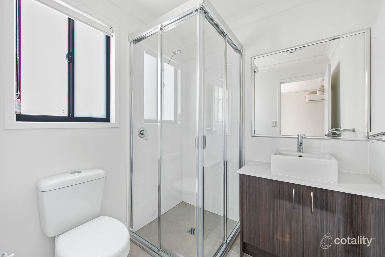 57 Barlow St, Cranley, QLD 4350