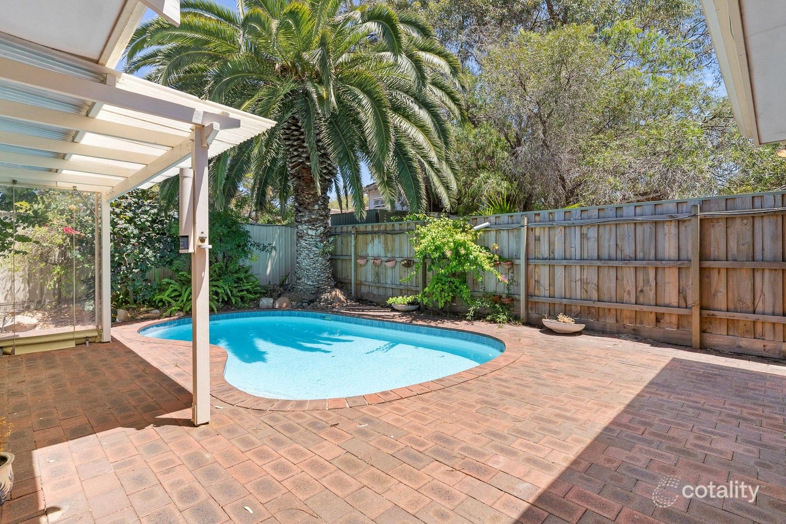 8a Narla Rd, Swanbourne, WA 6010