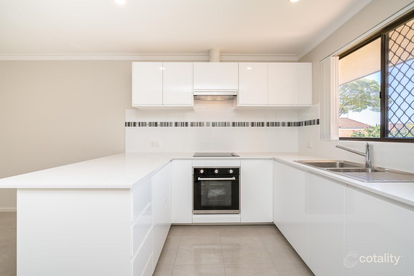 14/23 Money Rd, Melville, WA 6156