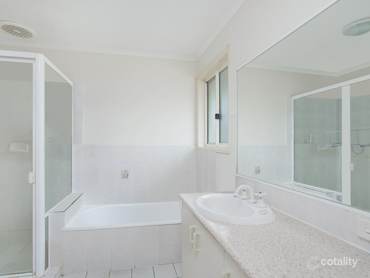 30/102-104 Alexander Dr, Highland Park, QLD 4211