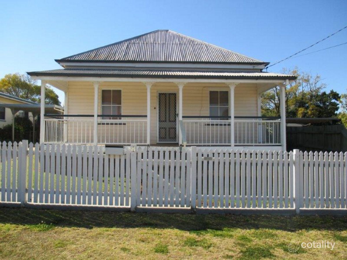8 Kenilworth St, North Toowoomba, QLD 4350