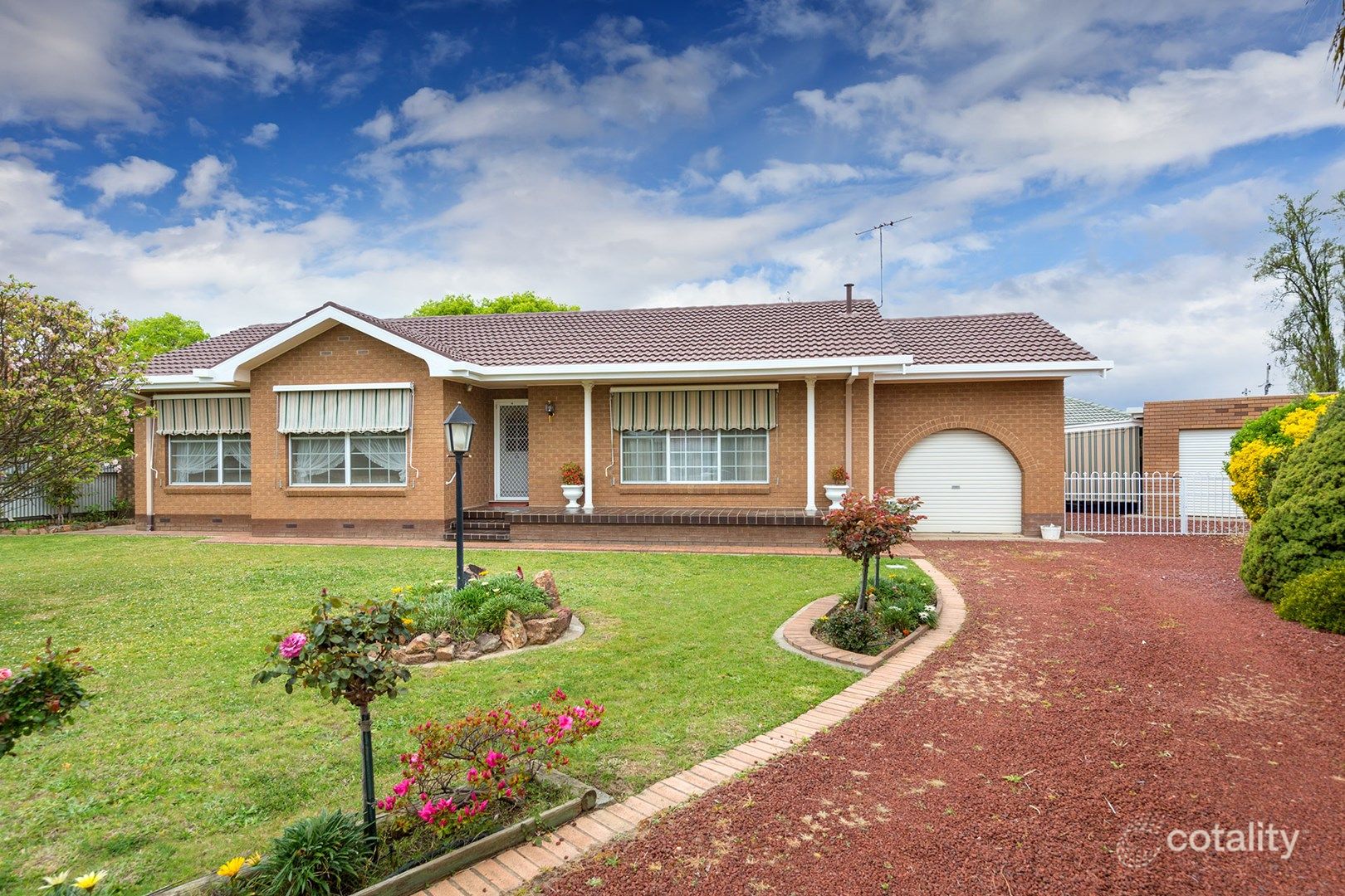 396 Lucinda Ct, Lavington, NSW 2641