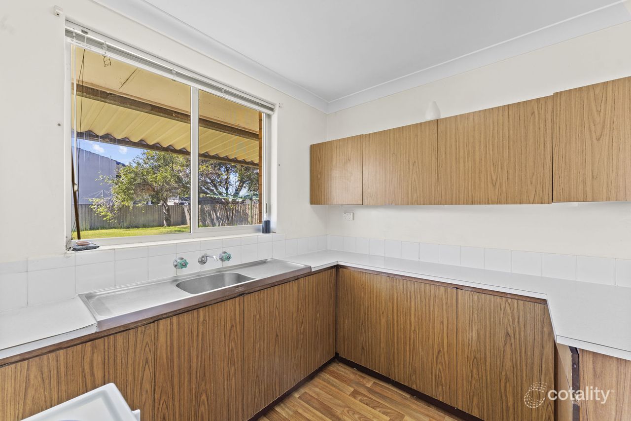 16 Joseph Rd, Safety Bay, WA 6169