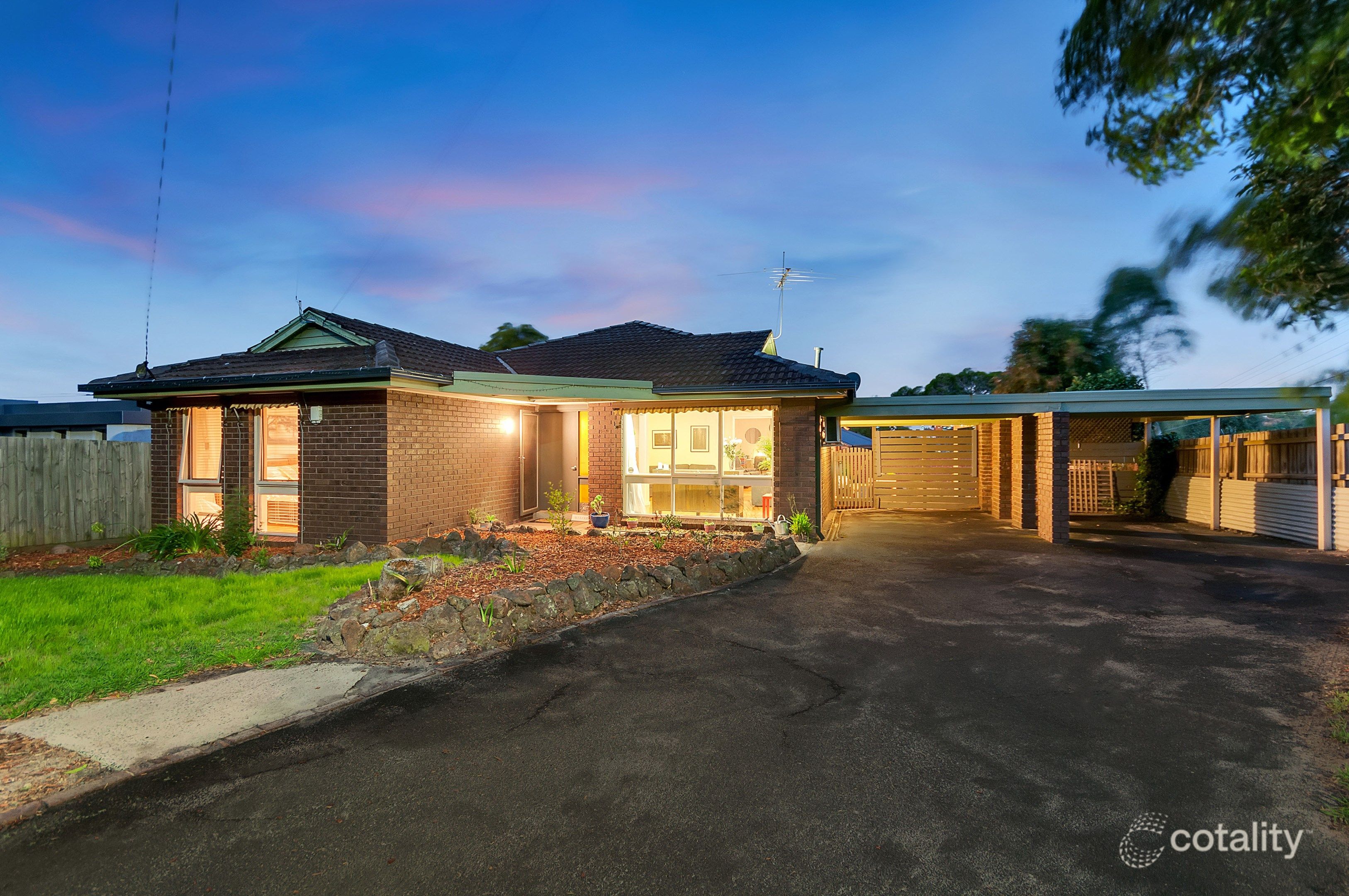 39 The Trossachs, Frankston, VIC 3199