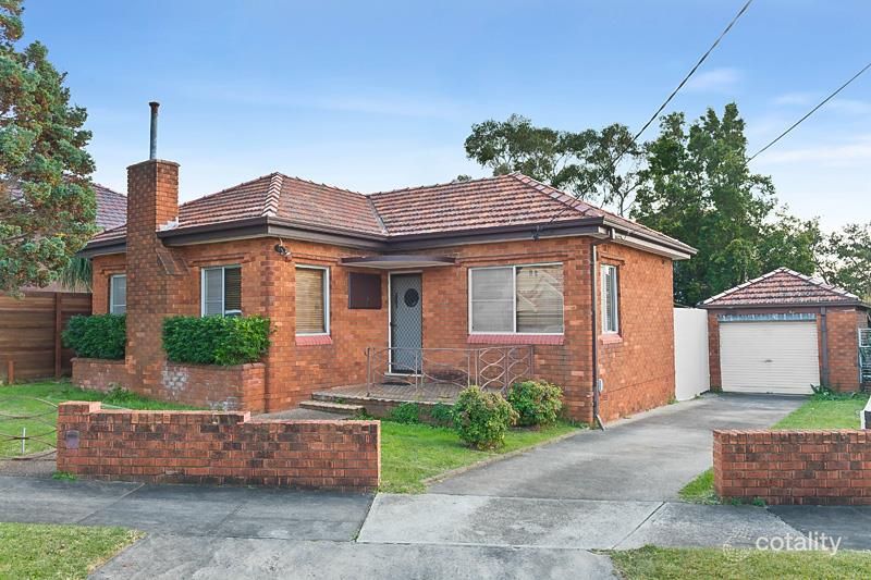 11 Clare Cres, Russell Lea, NSW 2046