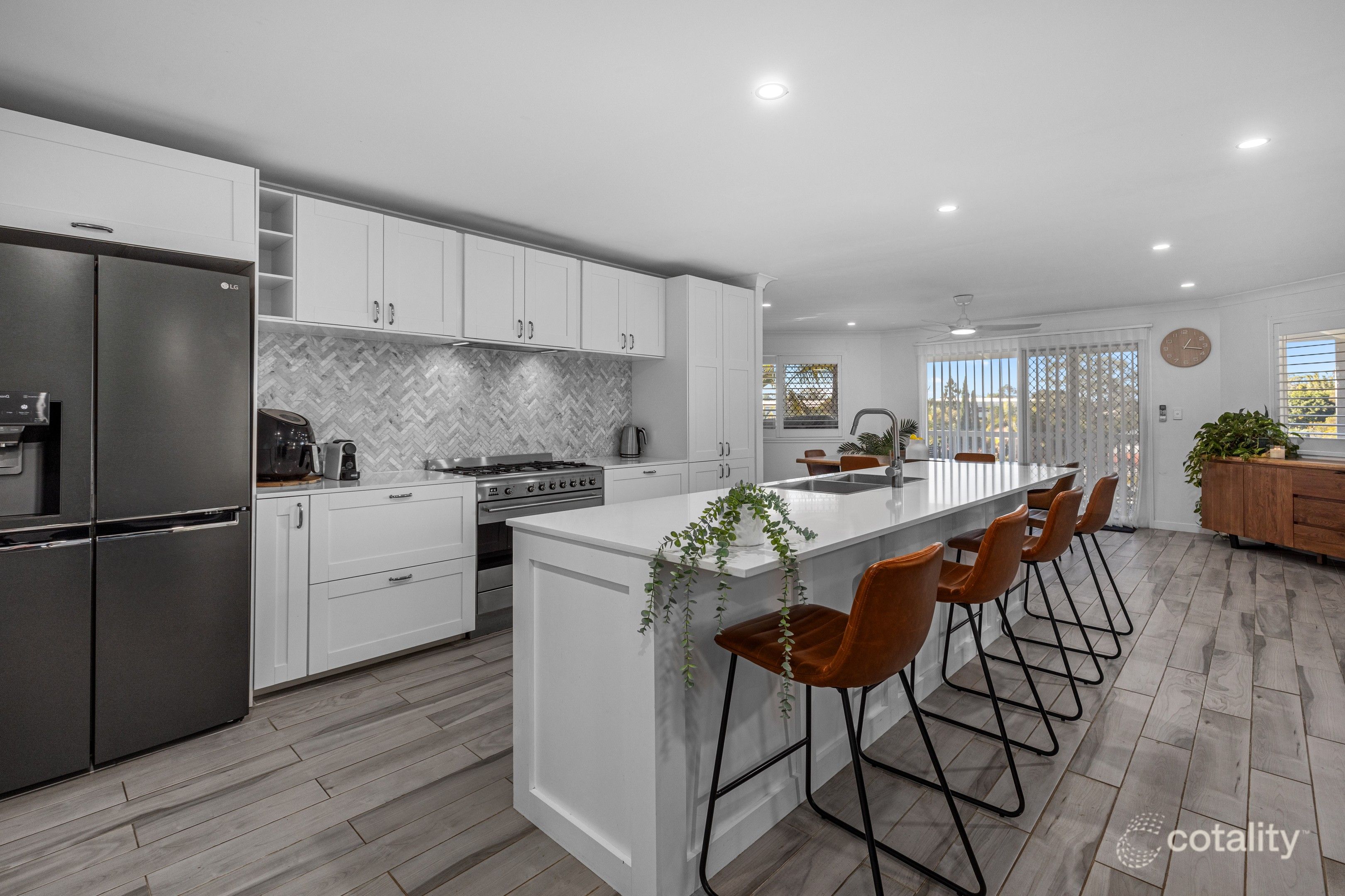 16 Monterey Keys Dr, Helensvale, QLD 4212