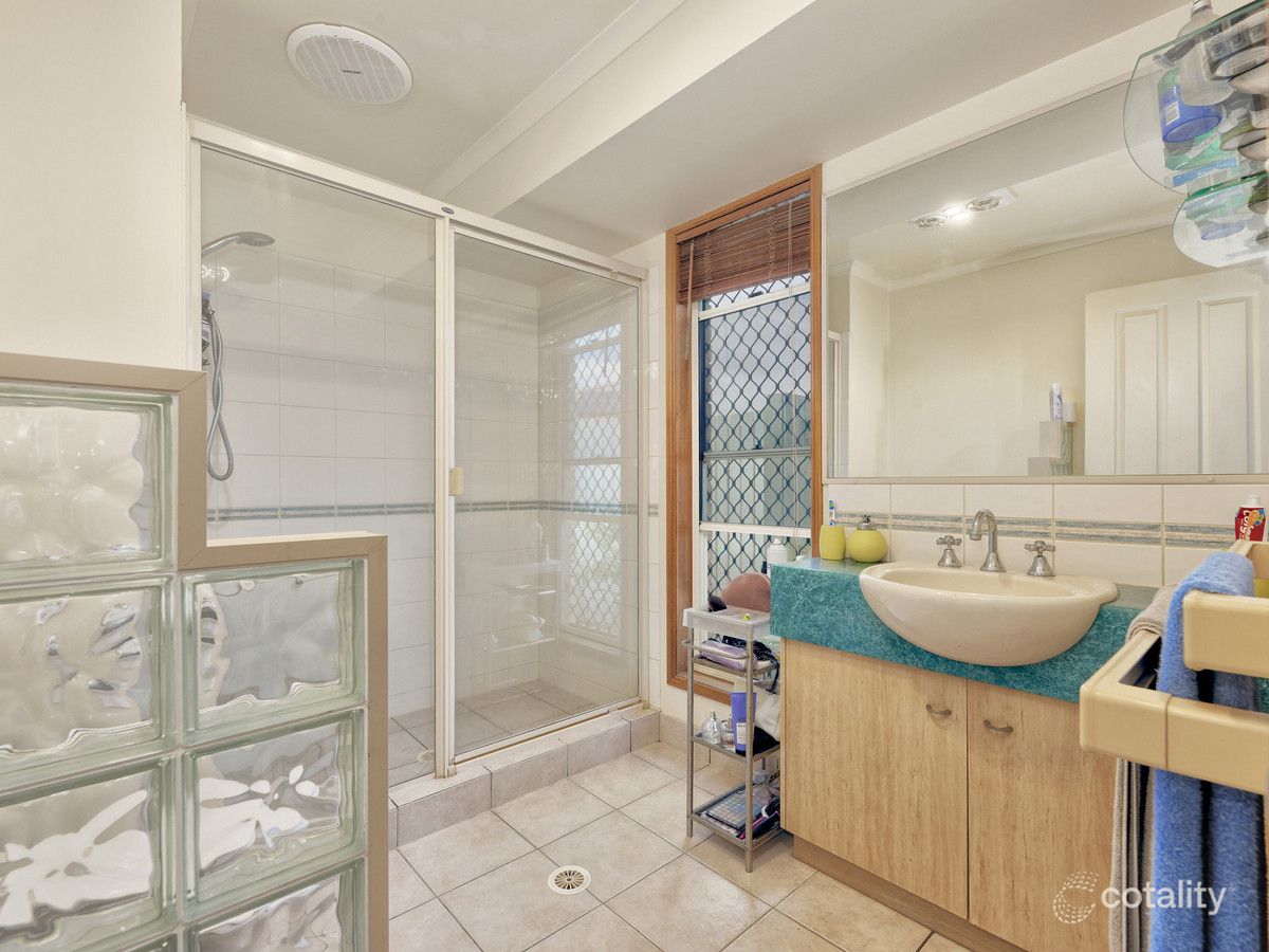 12 Palais Ct, Avenell Heights, QLD 4670