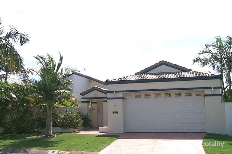 89 Pebble Beach Dr, Runaway Bay, QLD 4216