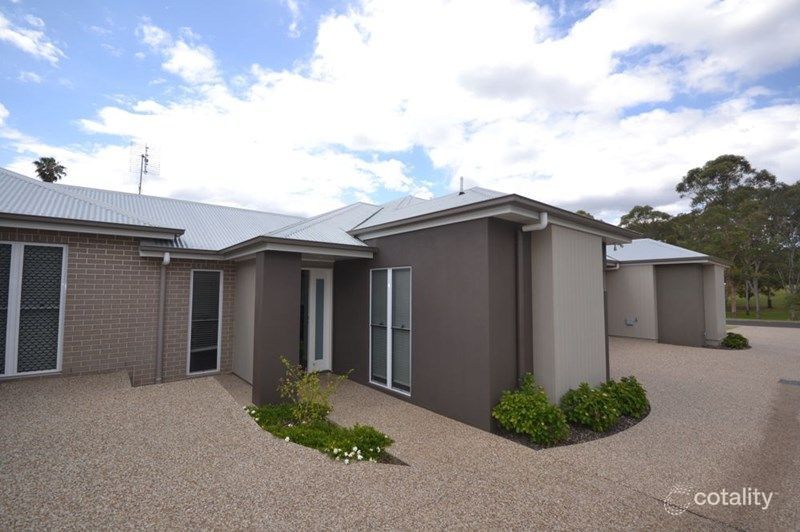 2/231a Mackenzie St, Centenary Heights, QLD 4350