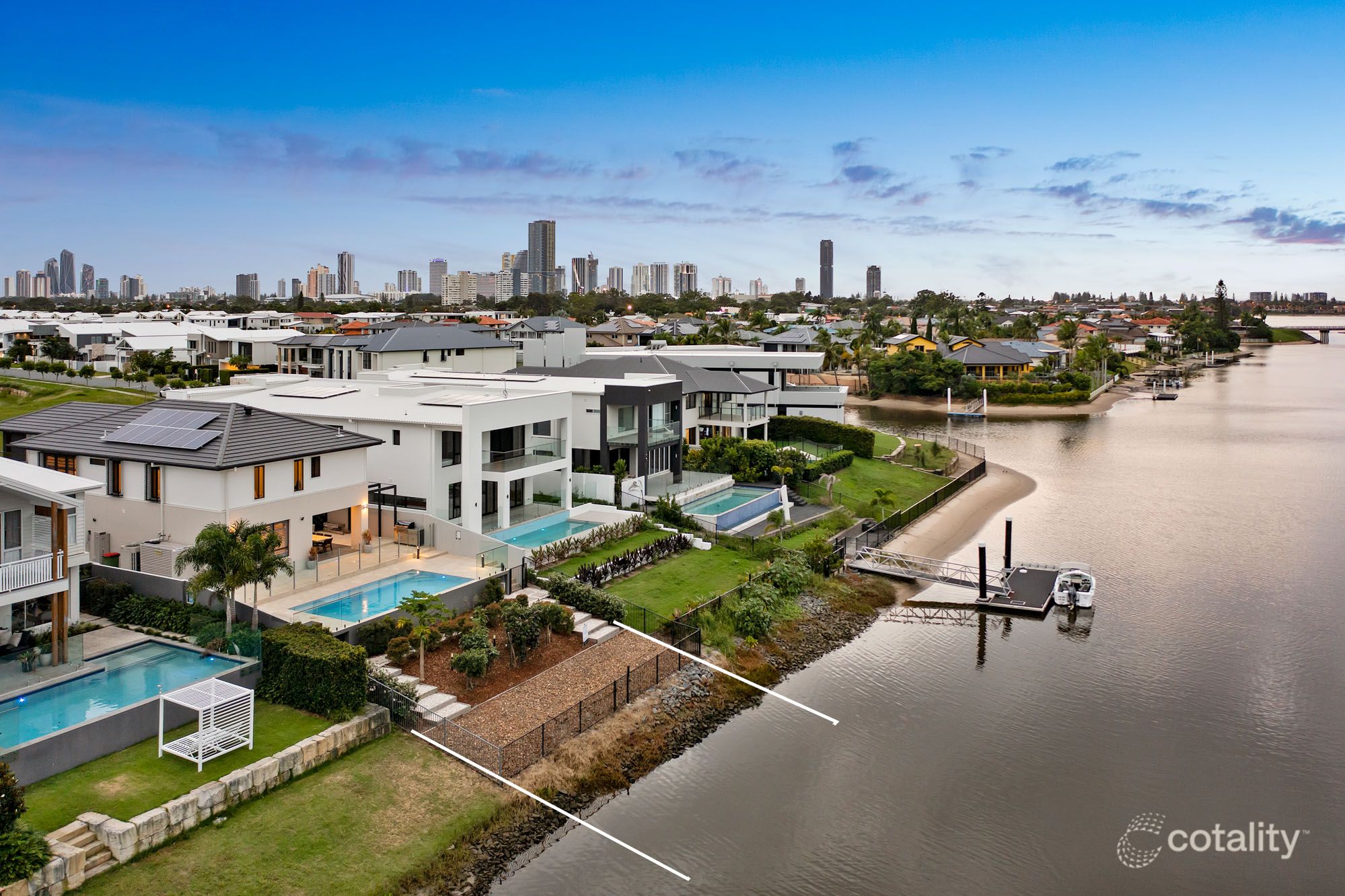 70 Lakeview Bvd, Mermaid Waters, QLD 4218