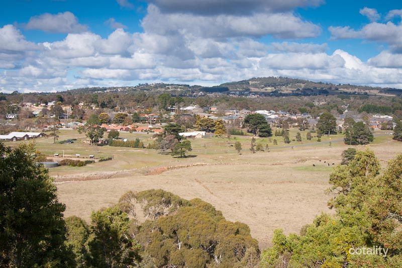 4 Aurora Cl, Gisborne, VIC 3437