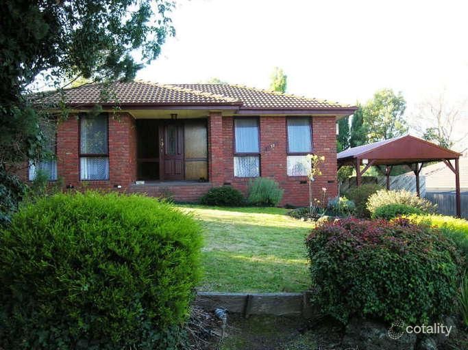 18 Statesman Cres, Mooroolbark, VIC 3138