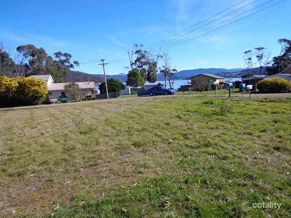 1 Challis Cres, Deep Bay, TAS 7112