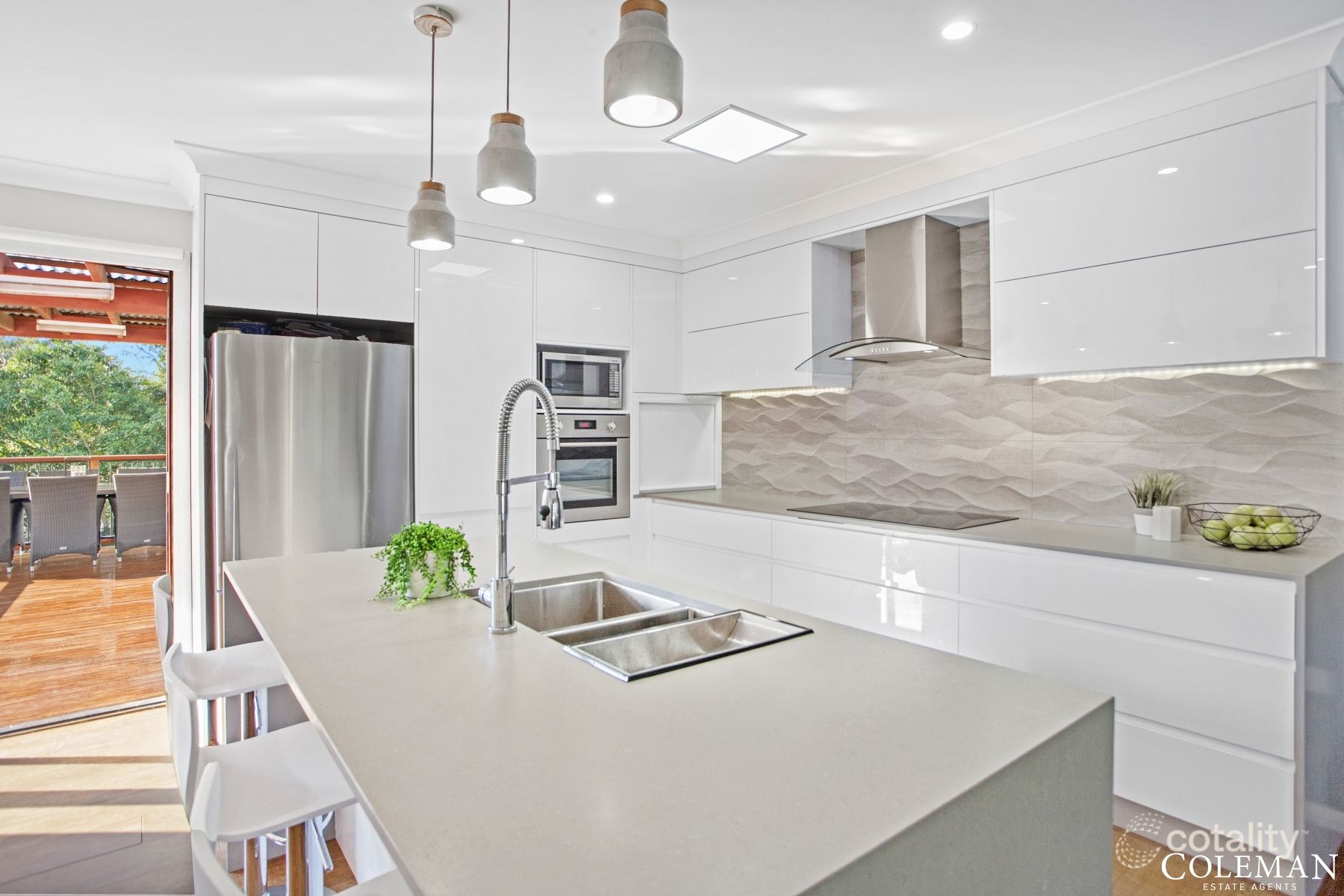 3 Wadalba Ave, Lake Haven, NSW 2263