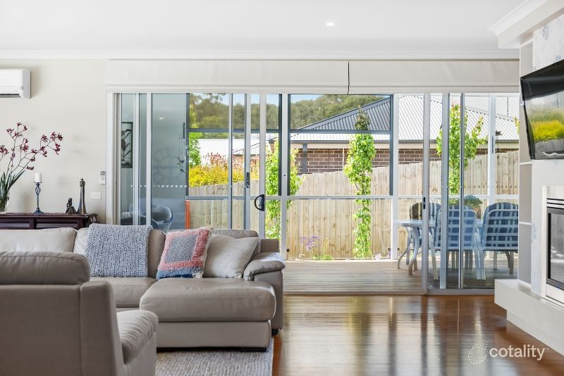 24 Delaland Ave, Buninyong, VIC 3357