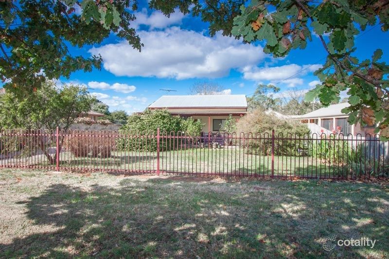 12 Foy St, Lancefield, VIC 3435