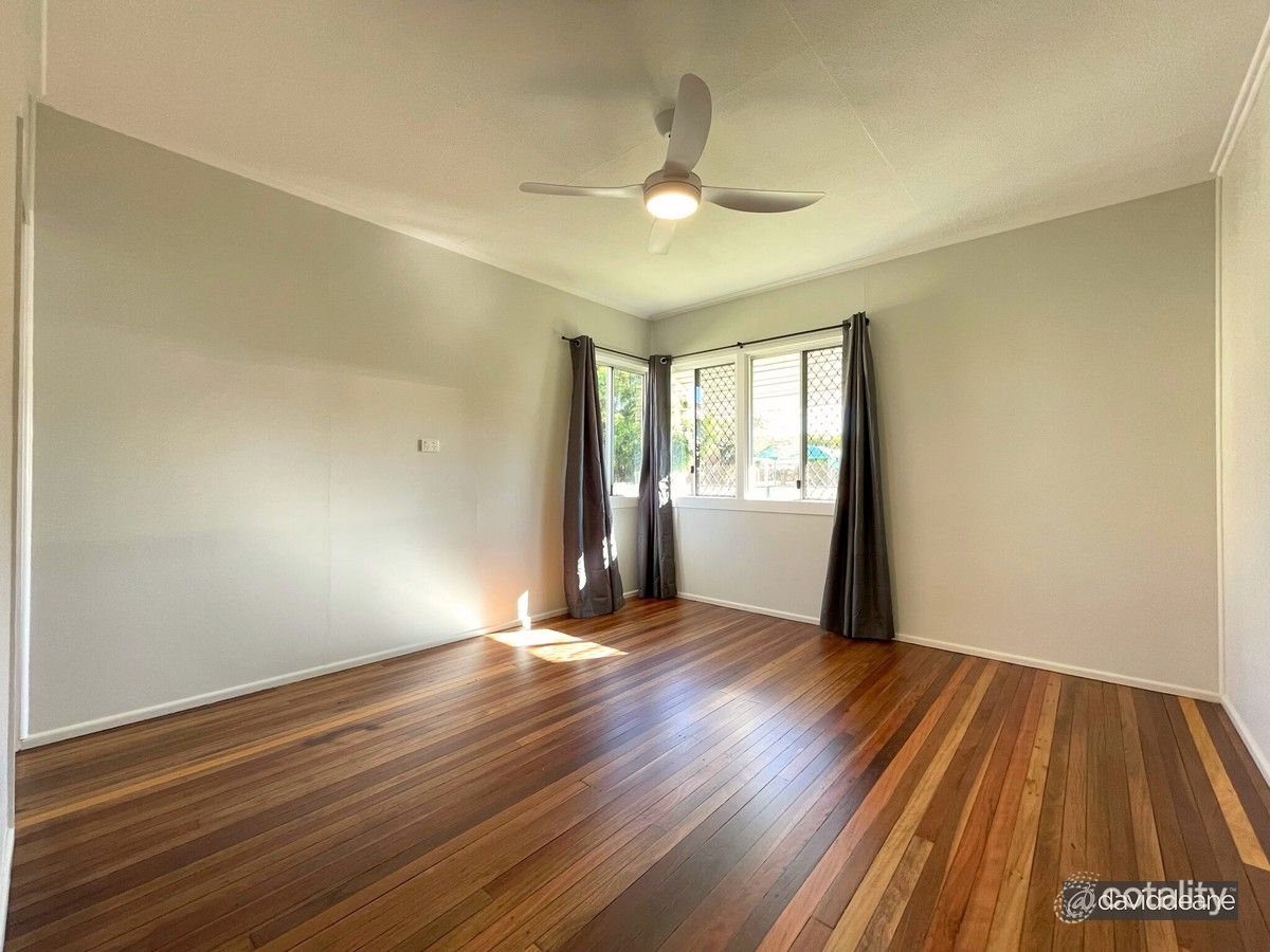 32 Sheehan St, Kallangur, QLD 4503