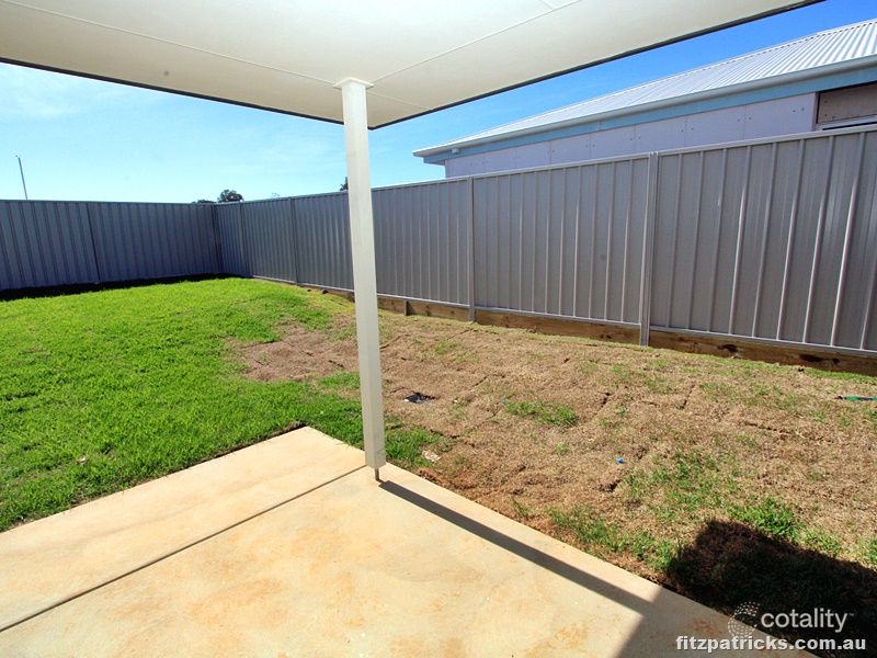 2/16 Turramia Cres, Gobbagombalin, NSW 2650