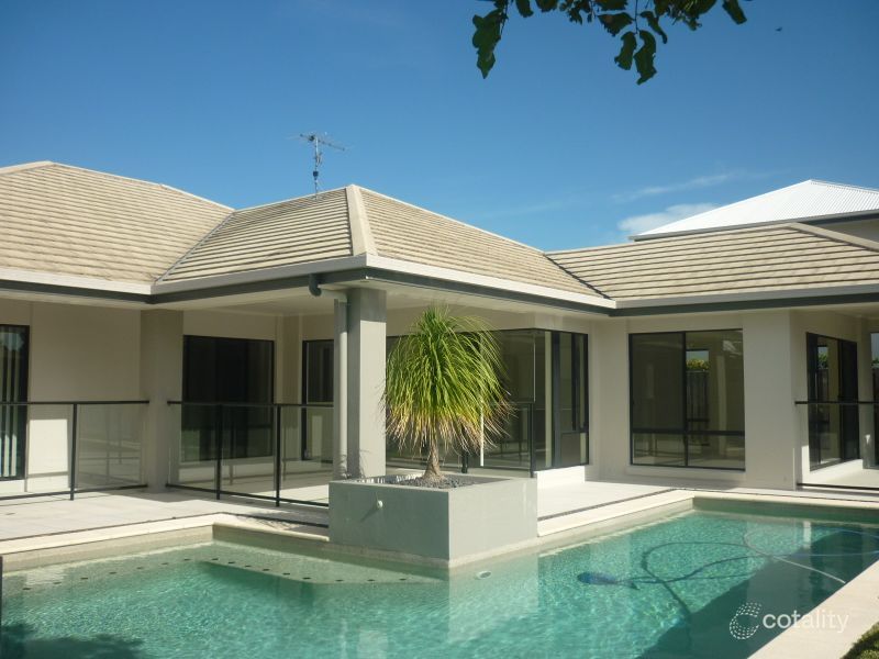 22 Veerings Cres, Twin Waters, QLD 4564