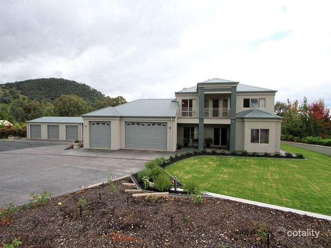 10 Innisfree Dr, West Wodonga, VIC 3690