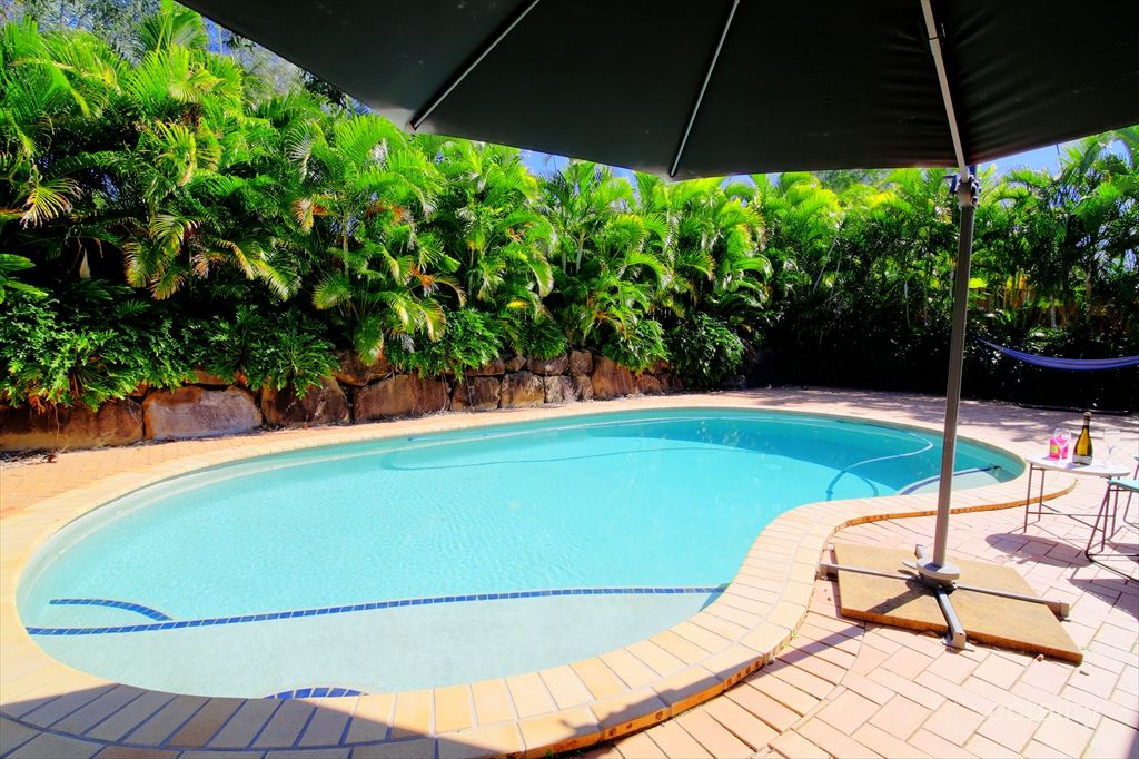 18 Carmarthen Cct, Pacific Pines, QLD 4211