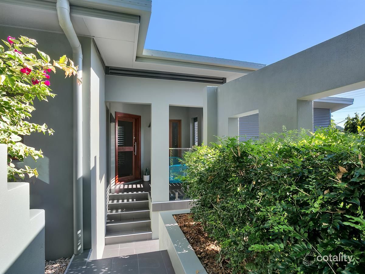 2 Lake Morris Rd, Kanimbla, QLD 4870