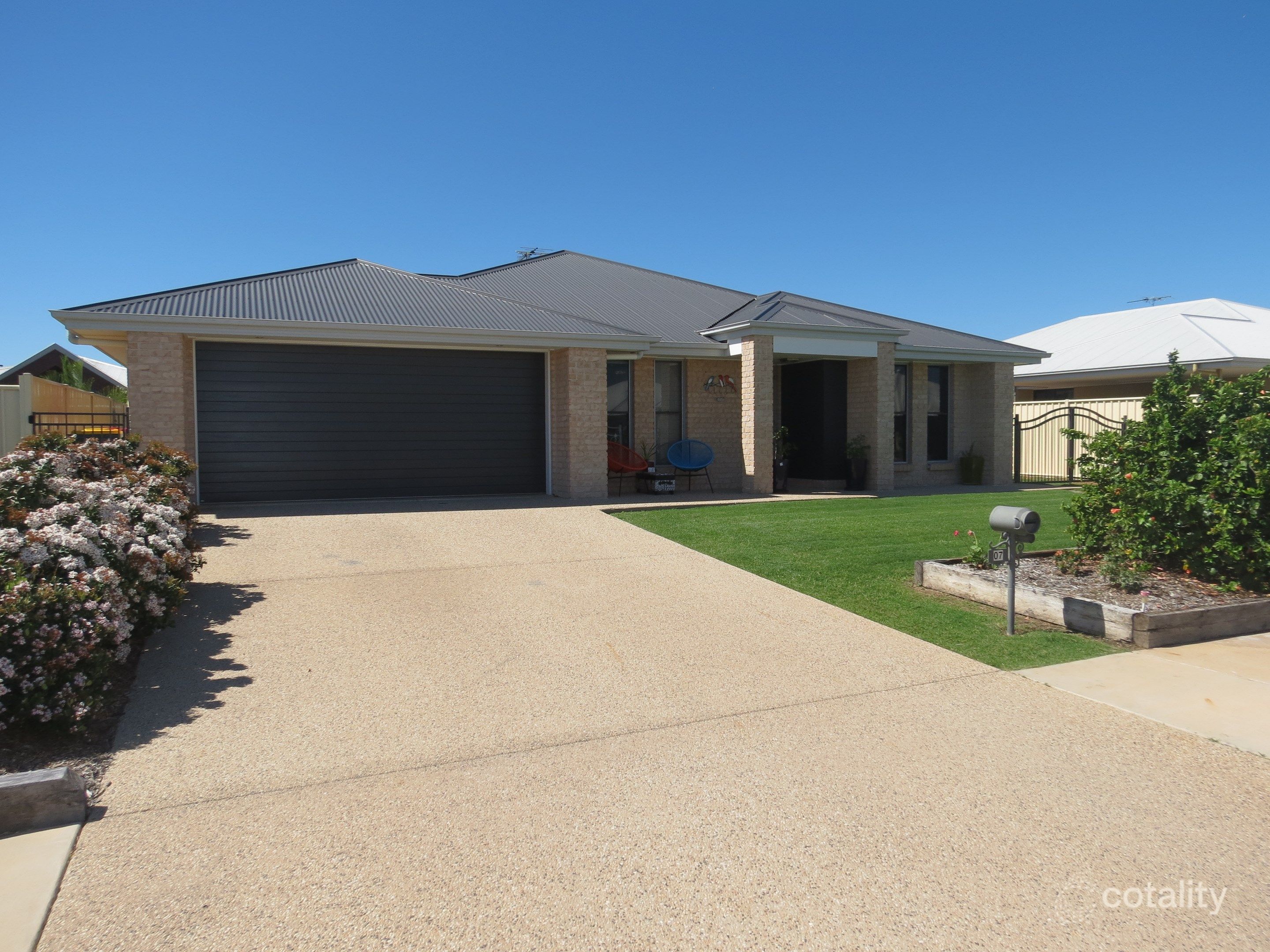 7 Easton St, Emerald, QLD 4720