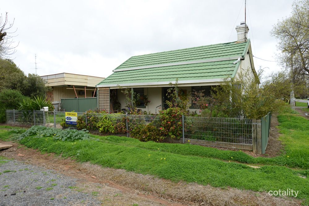 8 Orr St, Charlton, VIC 3525