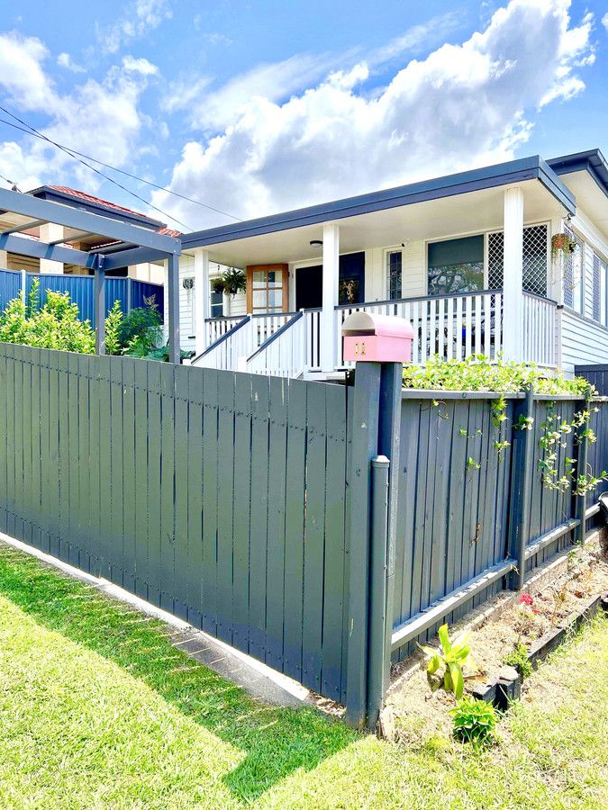 11 Gower St, Holland Park West, QLD 4121