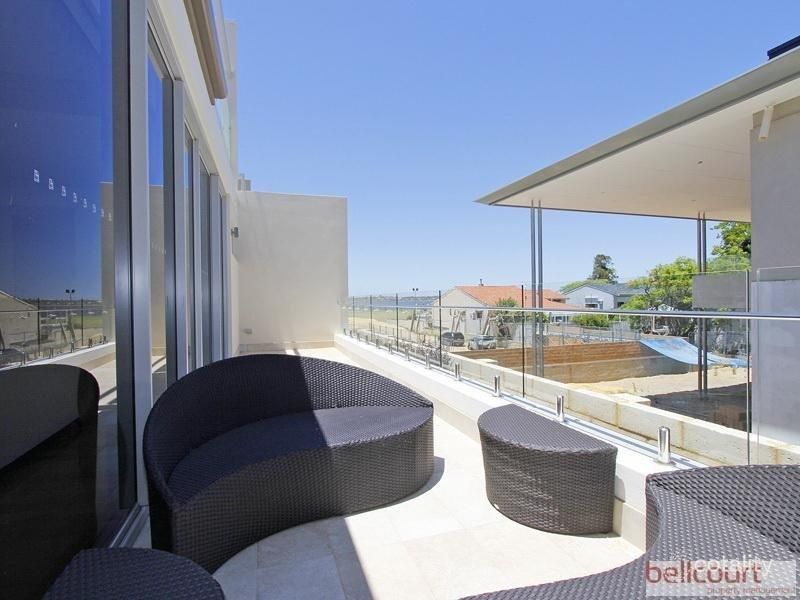 2 Mchenry Lane, Nedlands, WA 6009