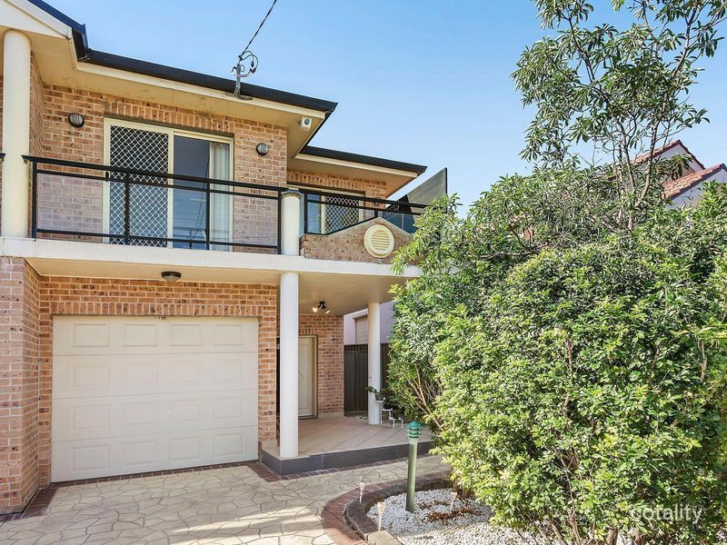 98 Bassett St, Hurstville, NSW 2220