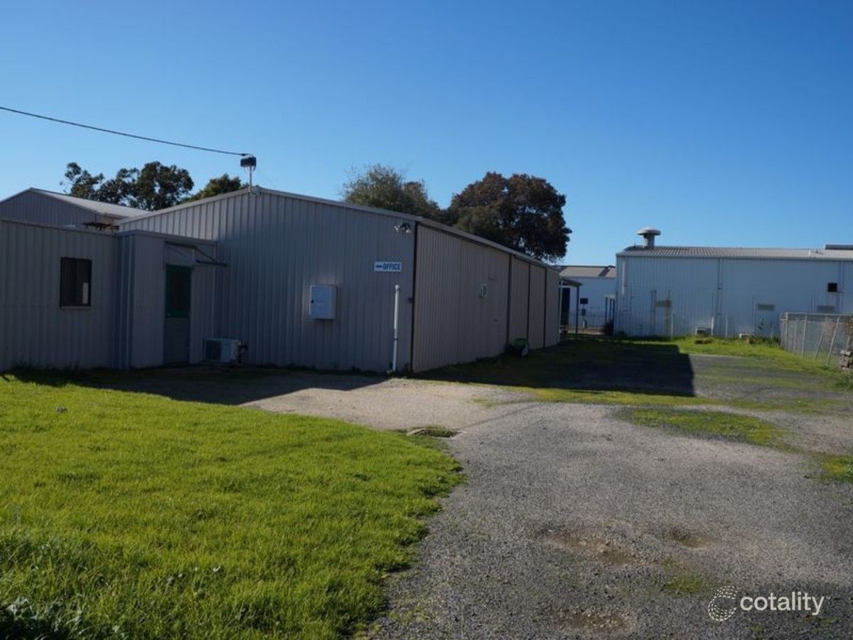 2 Invictus Ct, Sale, VIC 3850
