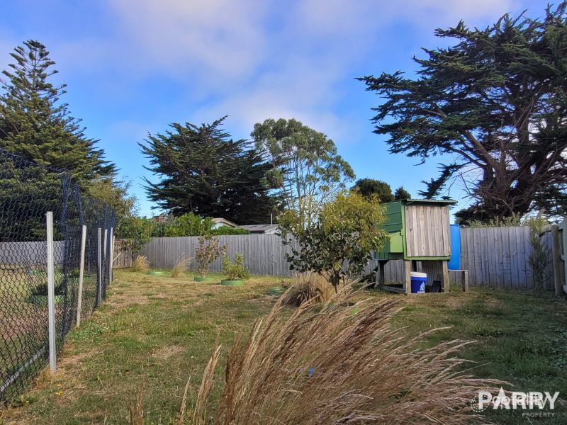 25 Waratah St, Grassy, TAS 7256