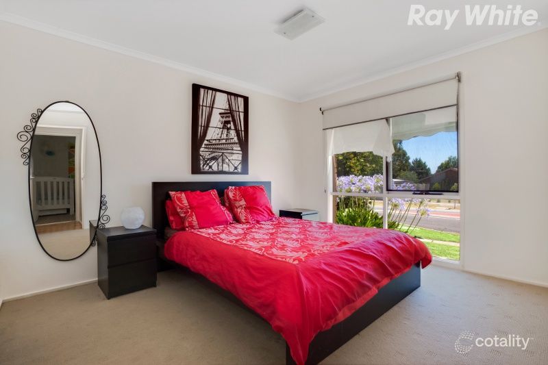 31 Fleetwood Dr, Narre Warren, VIC 3805