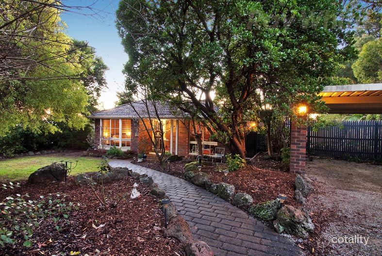 12 Woodland Ave, Croydon, VIC 3136