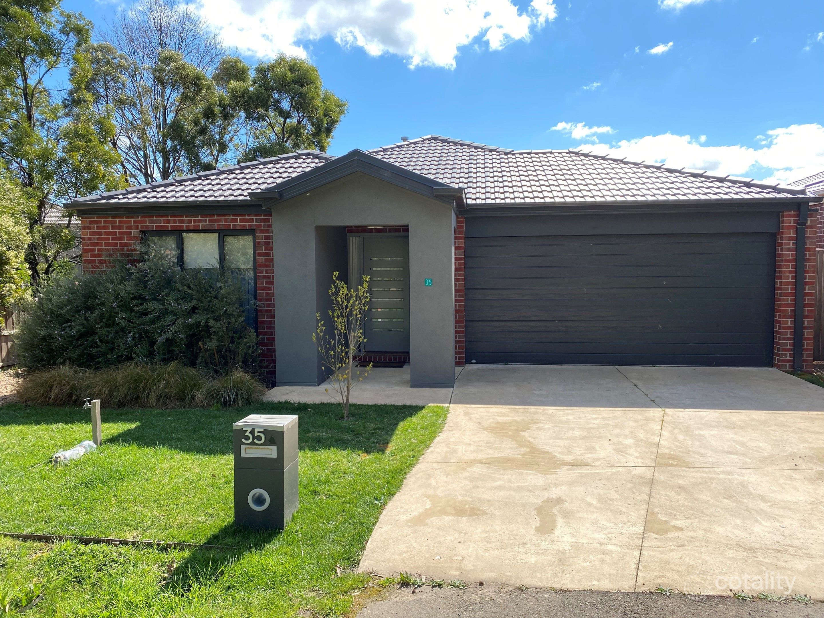 35 South Rd, Woodend, VIC 3442